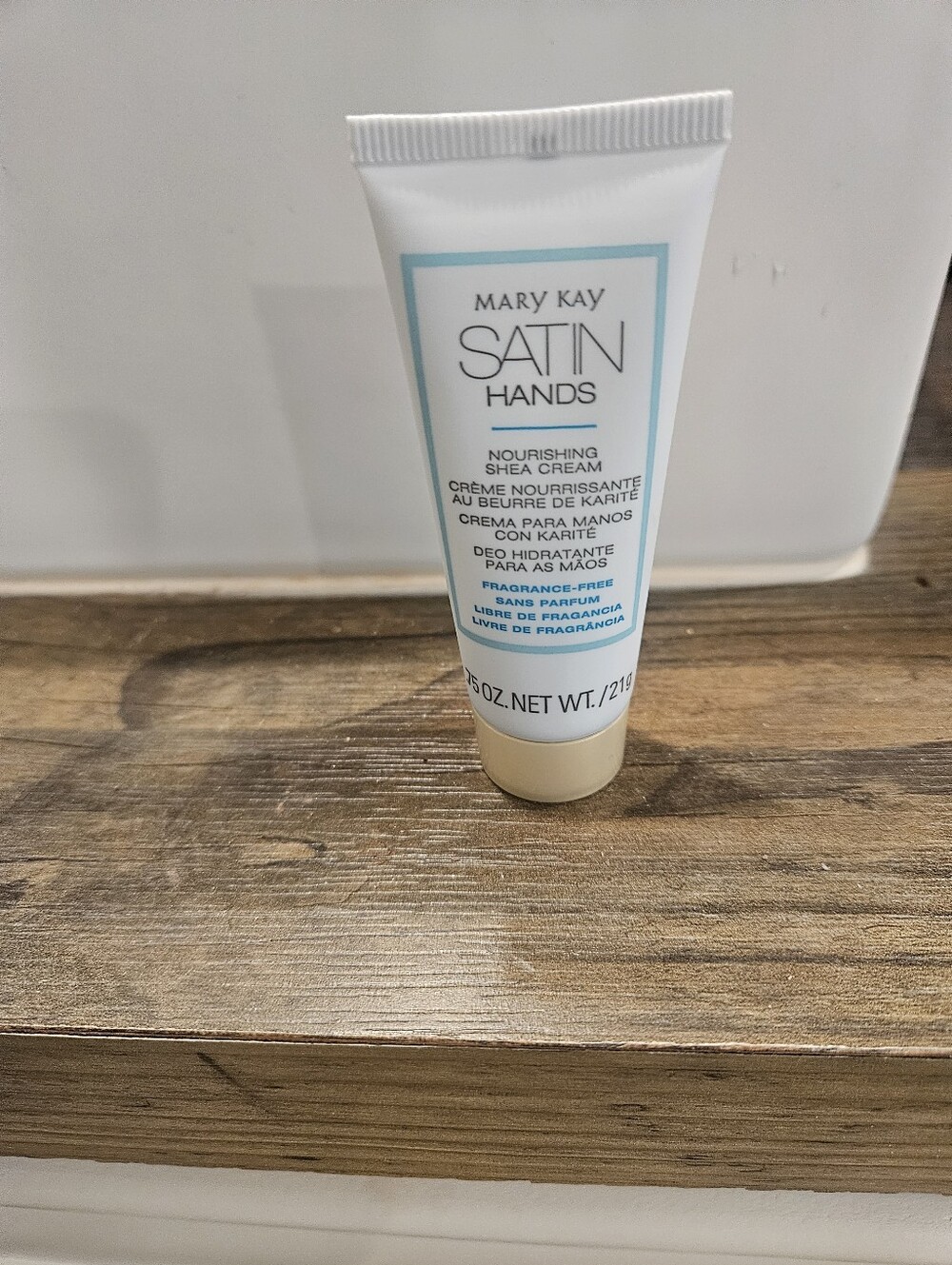 Mary Kay Satin Hands Nourishing Shea Cream - White & Light Blue Accents